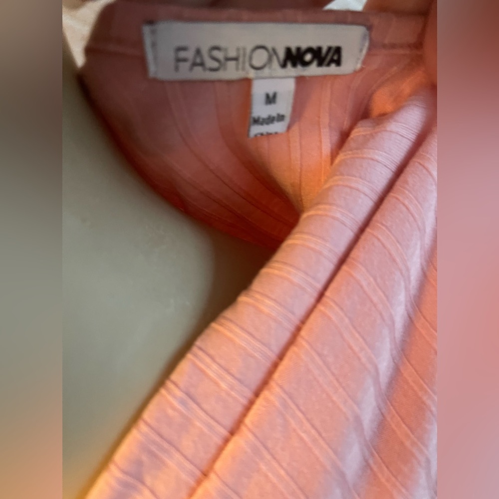 Fashion Nova Médium Pink Dress - Picture 4 of 4
